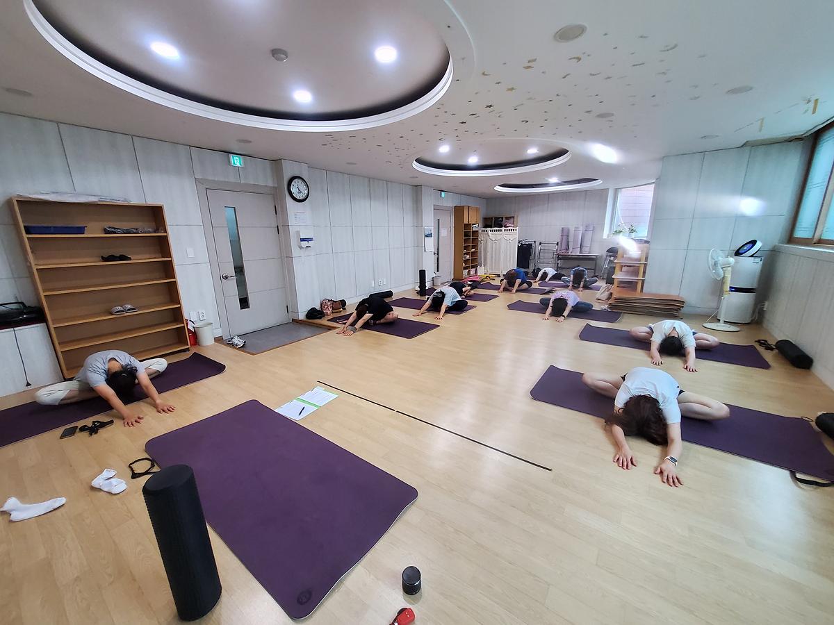 창영종합사회복지관(매트필라테스) 수업 사진