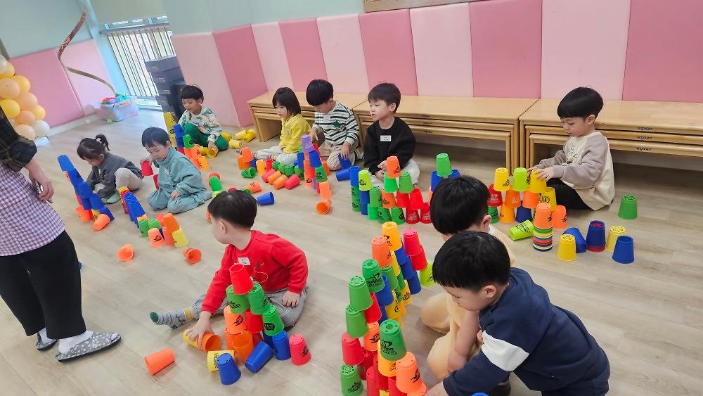 동산어린이집_스태킹.jpg 이미지