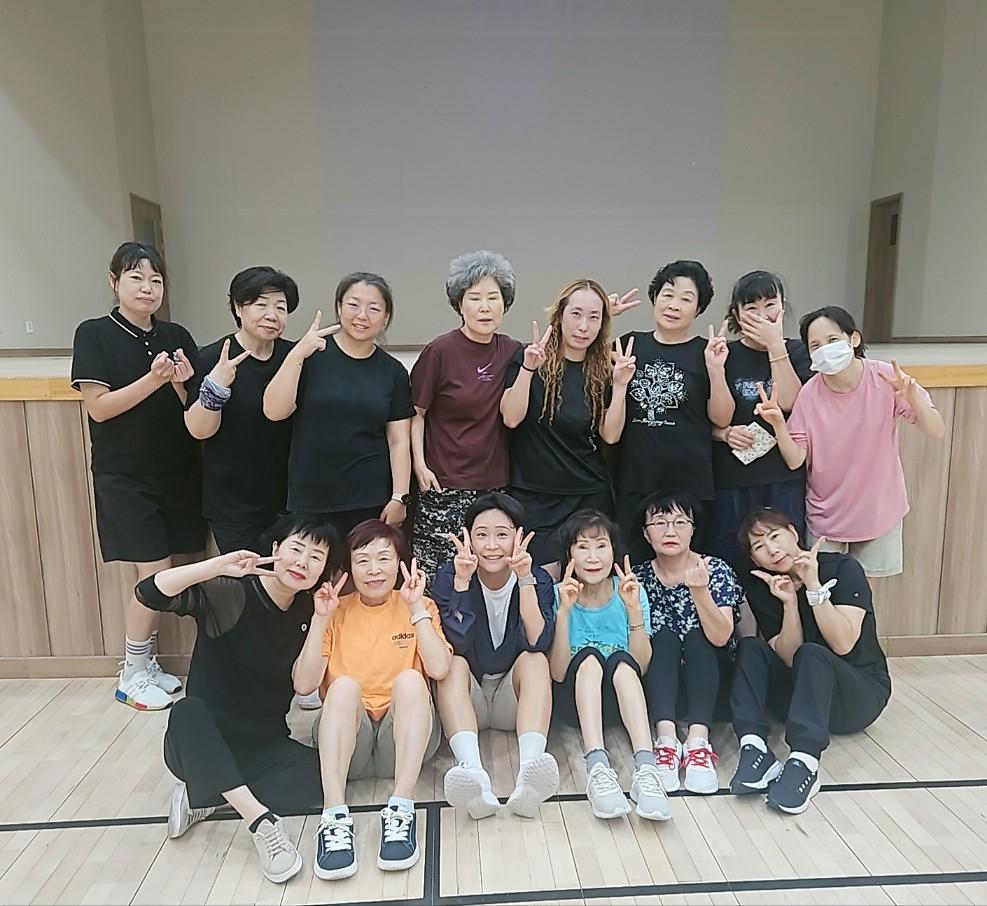 주민행복센터_줌바수업.jpg 이미지