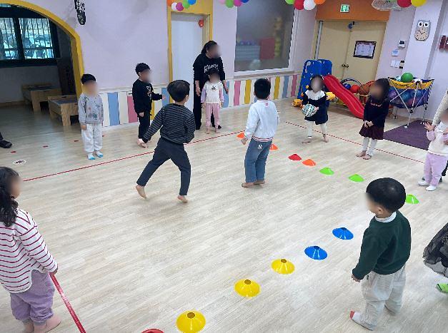송림초병설유치원_유아체육.jpg 이미지