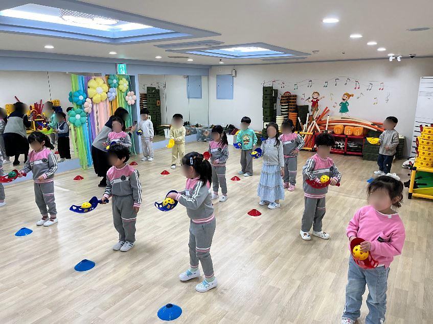 3월_송현유치원.jpg 이미지