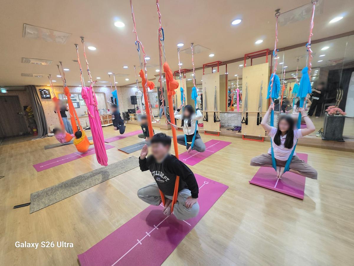 4월_플라잉_요가_(2).jpg 이미지