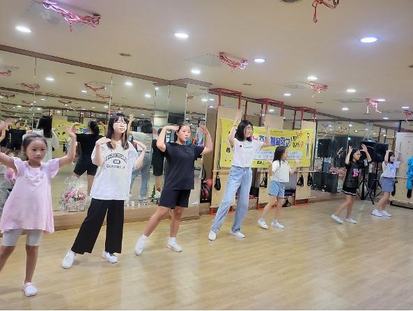 (신나는주말체육학교) 신나는주말체육학교 학교밖 (SL요가스쿨-방송댄스) 사진