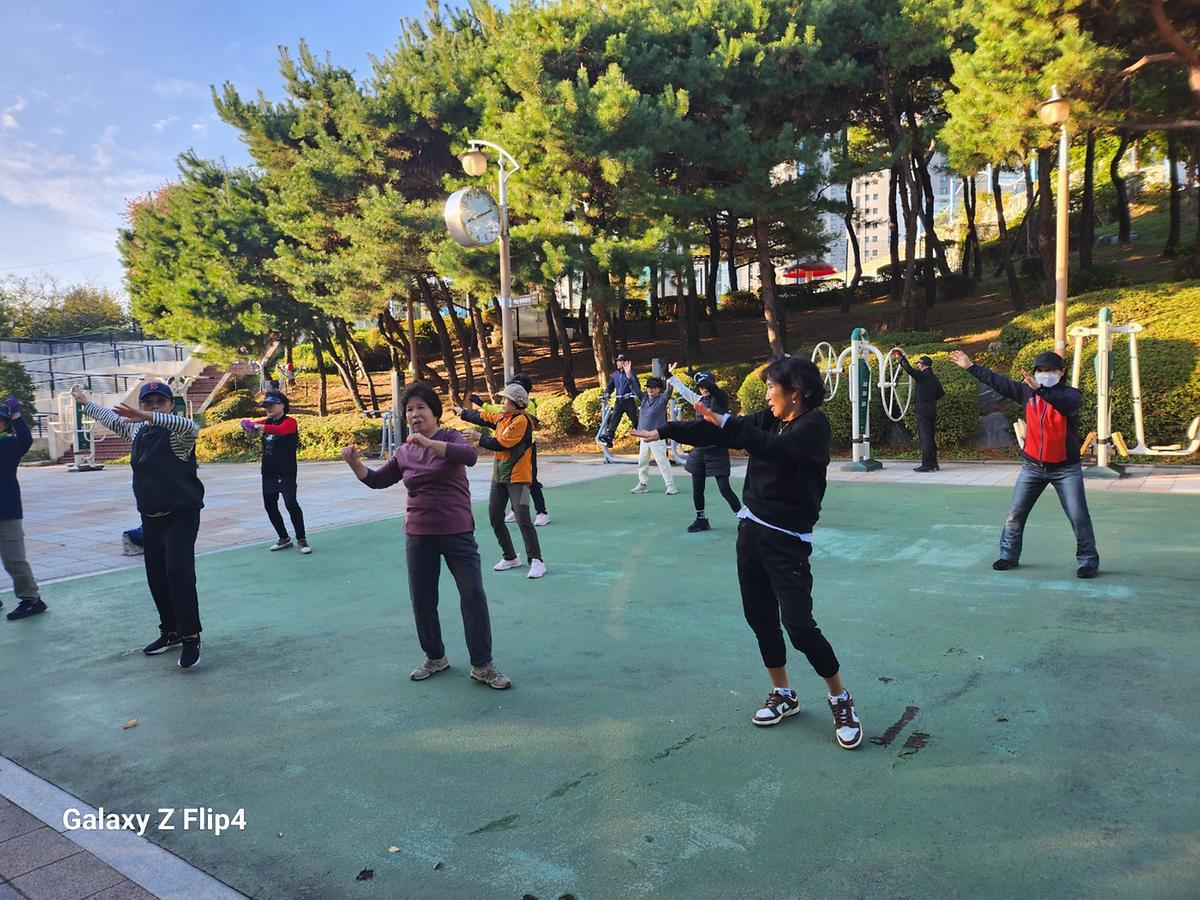 송현근린공원_해달맞이_생활체육교실_11월.jpg 이미지