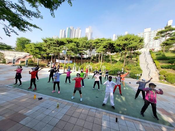 thumb-3542522718_rv21Q6JB_80cea8e54c28a8ed957567454ec0eff473b51aaa_600x450.jpg 이미지