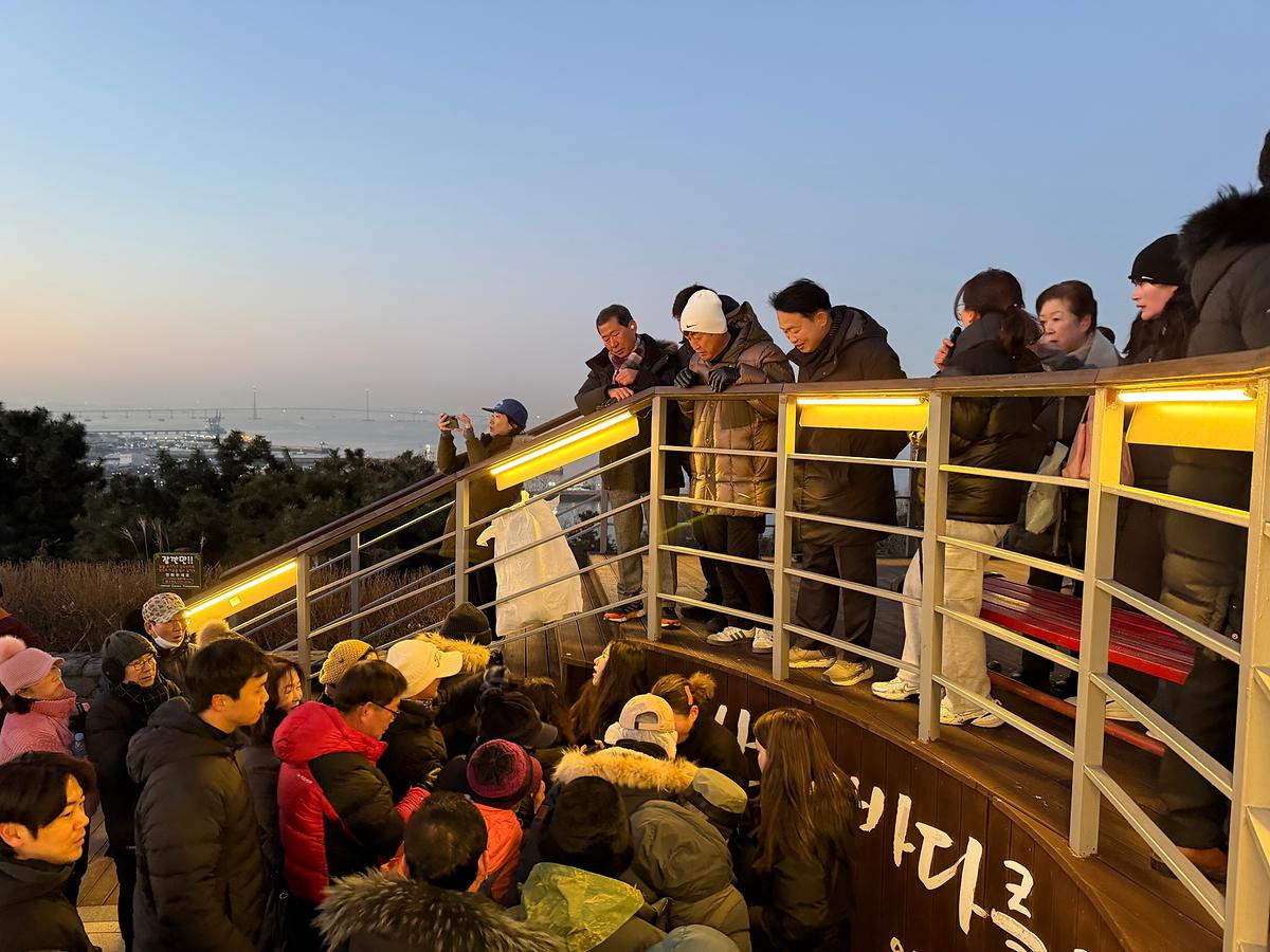 25.01.03.(토)_해맞이_행사(월미산_등산)_(129).jpg 이미지