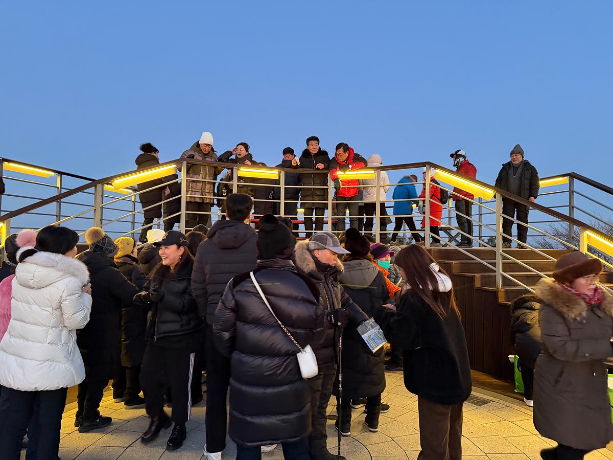 25.01.03.(토)_해맞이_행사(월미산_등산)_(130).jpg 이미지