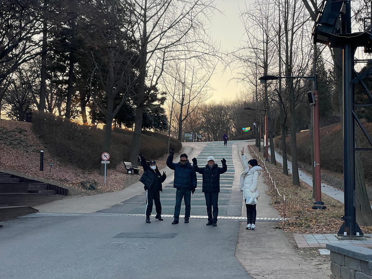 25.01.03.(토)_해맞이_행사(월미산_등산)_(146).jpg 이미지