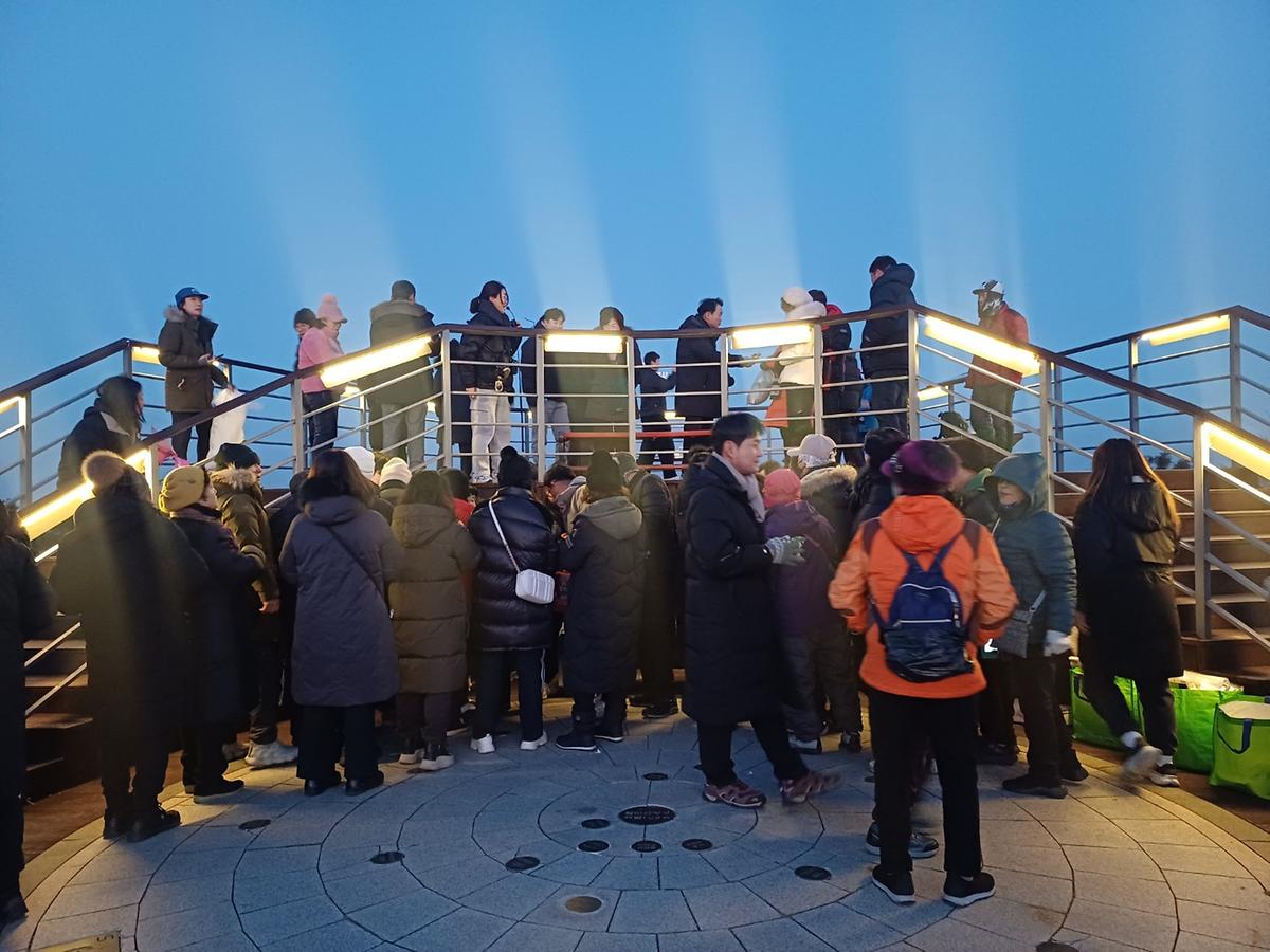 25.01.03.(토)_해맞이_행사(월미산_등산)_(179).jpg 이미지