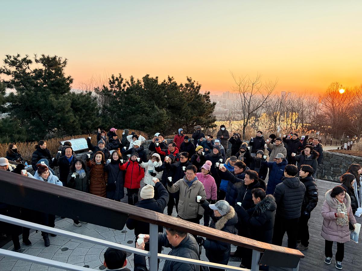 25.01.03.(토)_해맞이_행사(월미산_등산)_(19).jpg 이미지