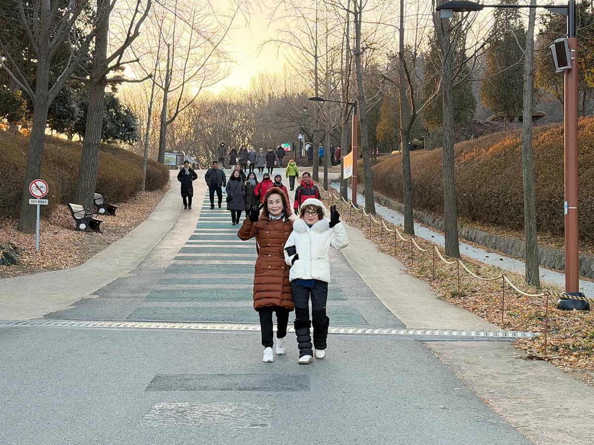 25.01.03.(토)_해맞이_행사(월미산_등산)_(62).jpg 이미지