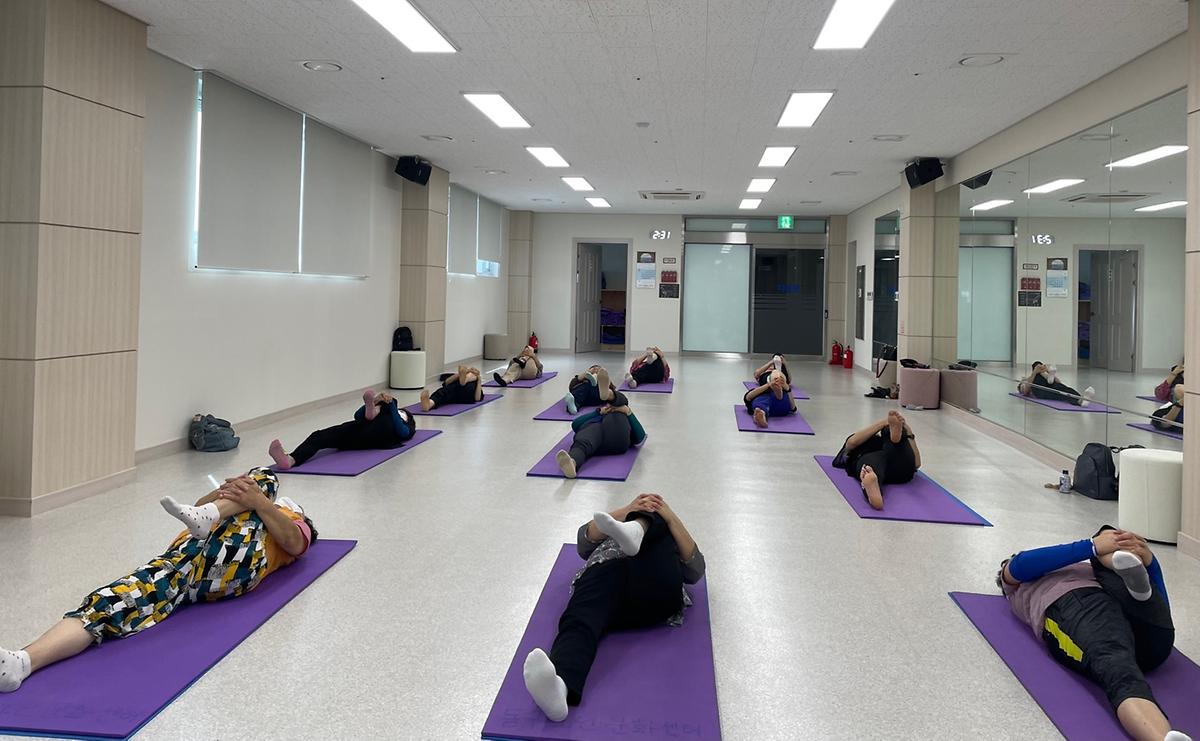 노인센터 생활요가 수업 사진